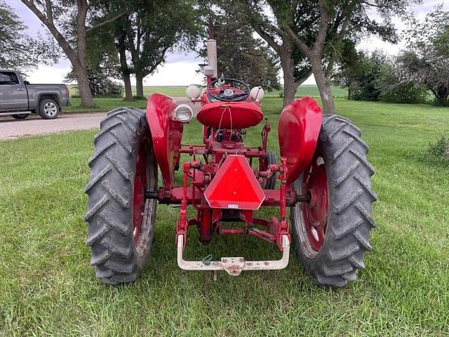 Image of Farmall 240 equipment image 4