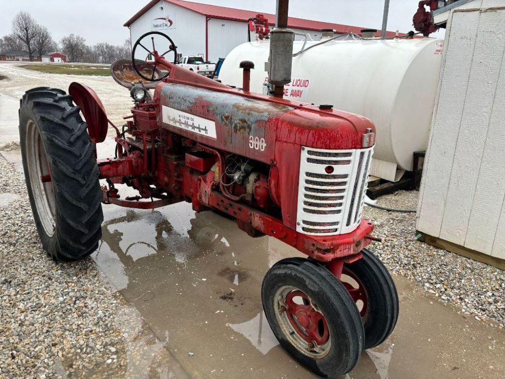Main image Farmall 300