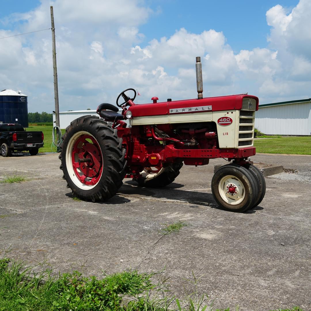 Image of Farmall 460 Primary image