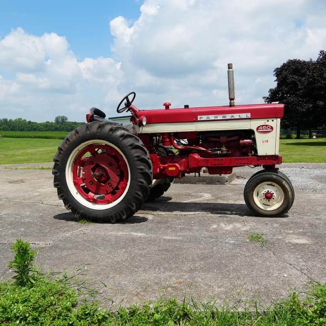 Image of Farmall 460 equipment image 2