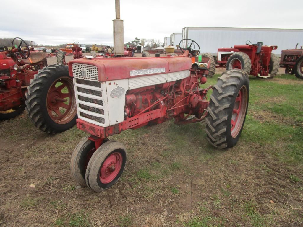 Main image Farmall 560 