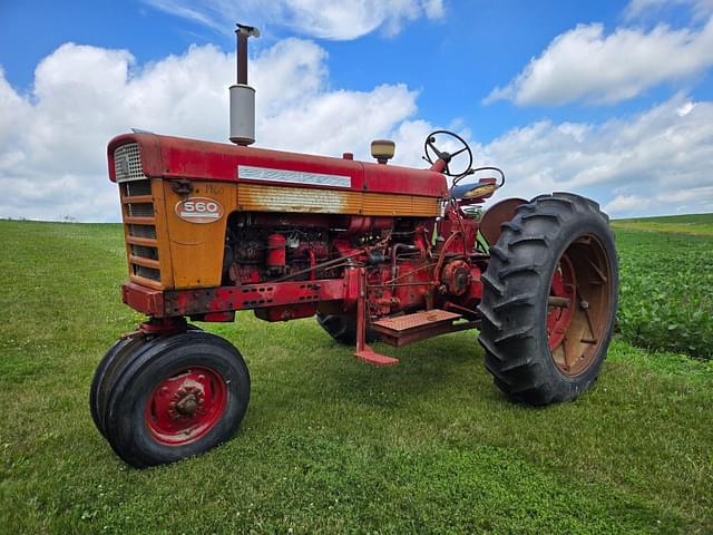 Image of Farmall 560  equipment image 1