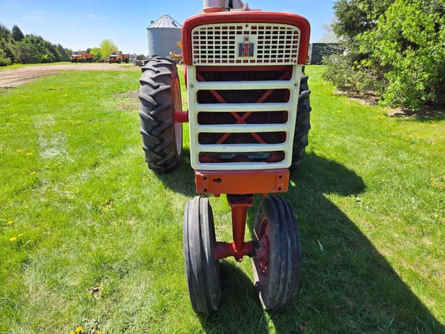 Image of Farmall 560 equipment image 3