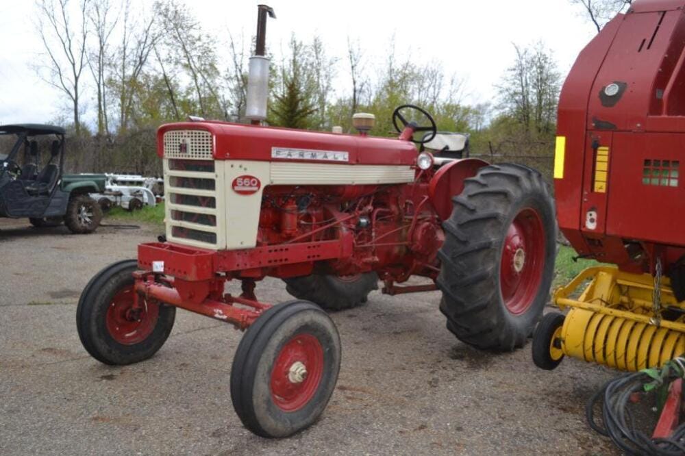 Main image International Harvester 560