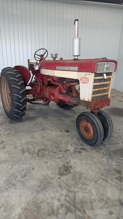 Image of International Harvester 560 Primary image