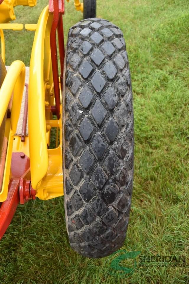 Image of Farmall Cub equipment image 3