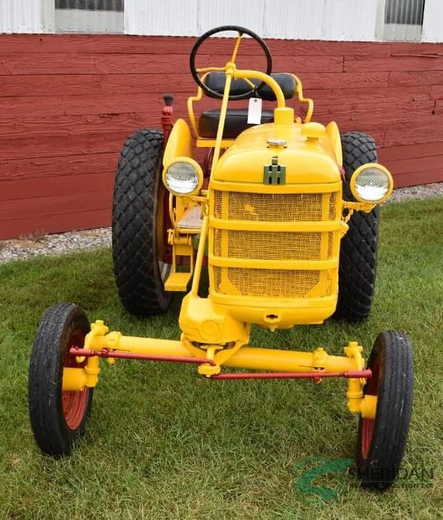 Image of Farmall Cub equipment image 1
