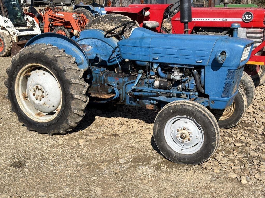 1960 Ford 2000 Equipment Image0