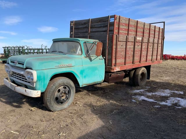 Image of Ford F-600 equipment image 4