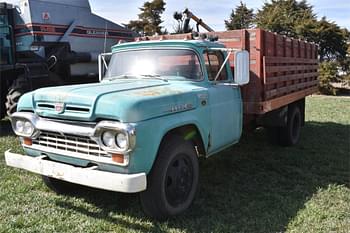 1960 Ford F-600 Equipment Image0