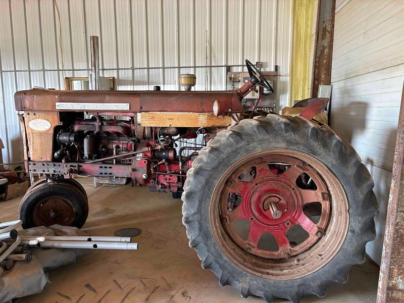Image of International Harvester 560 Primary image