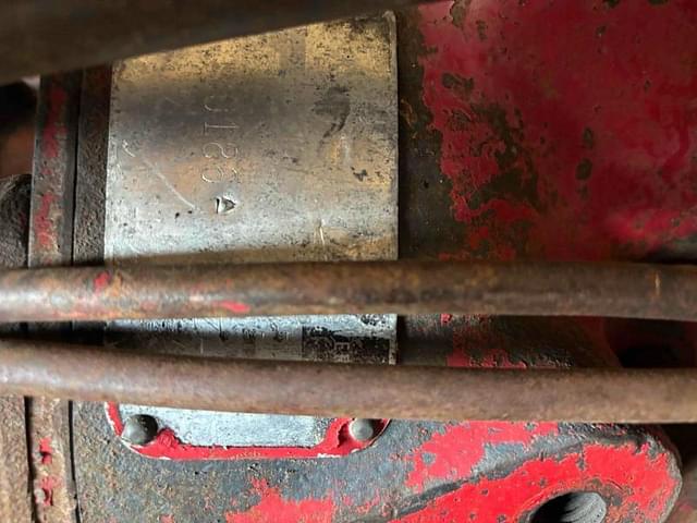 Image of International Harvester 560 equipment image 3