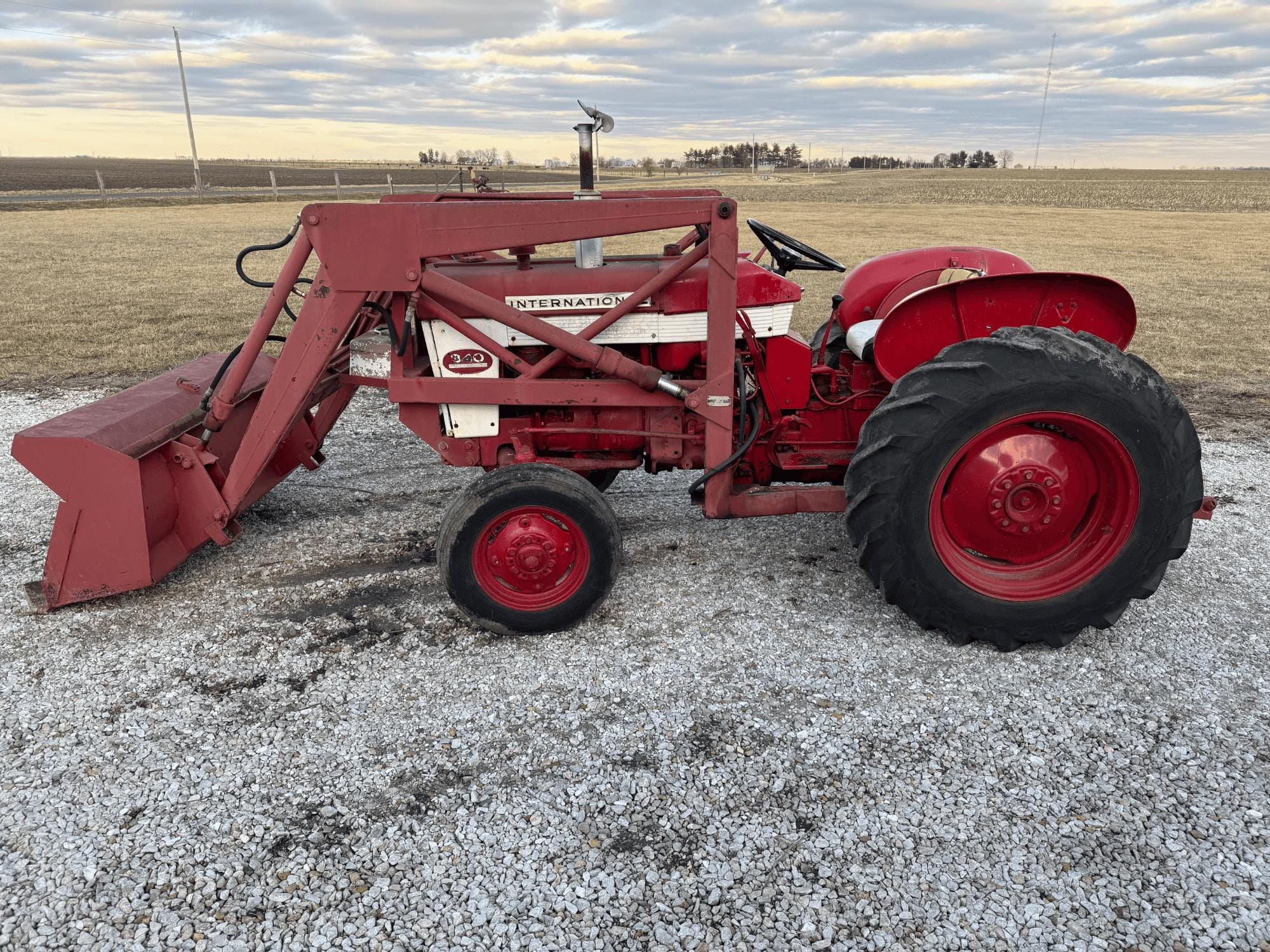 1960 International Harvester 340 Equipment Image0