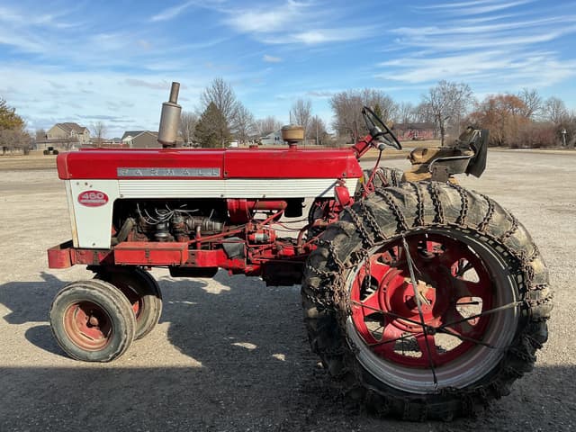 Image of Farmall 460 equipment image 2