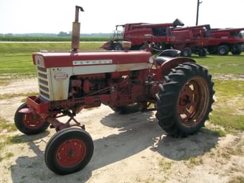 Main image International Harvester 560