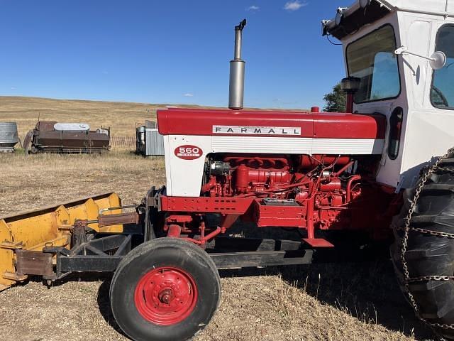 Image of International Harvester 560 equipment image 3