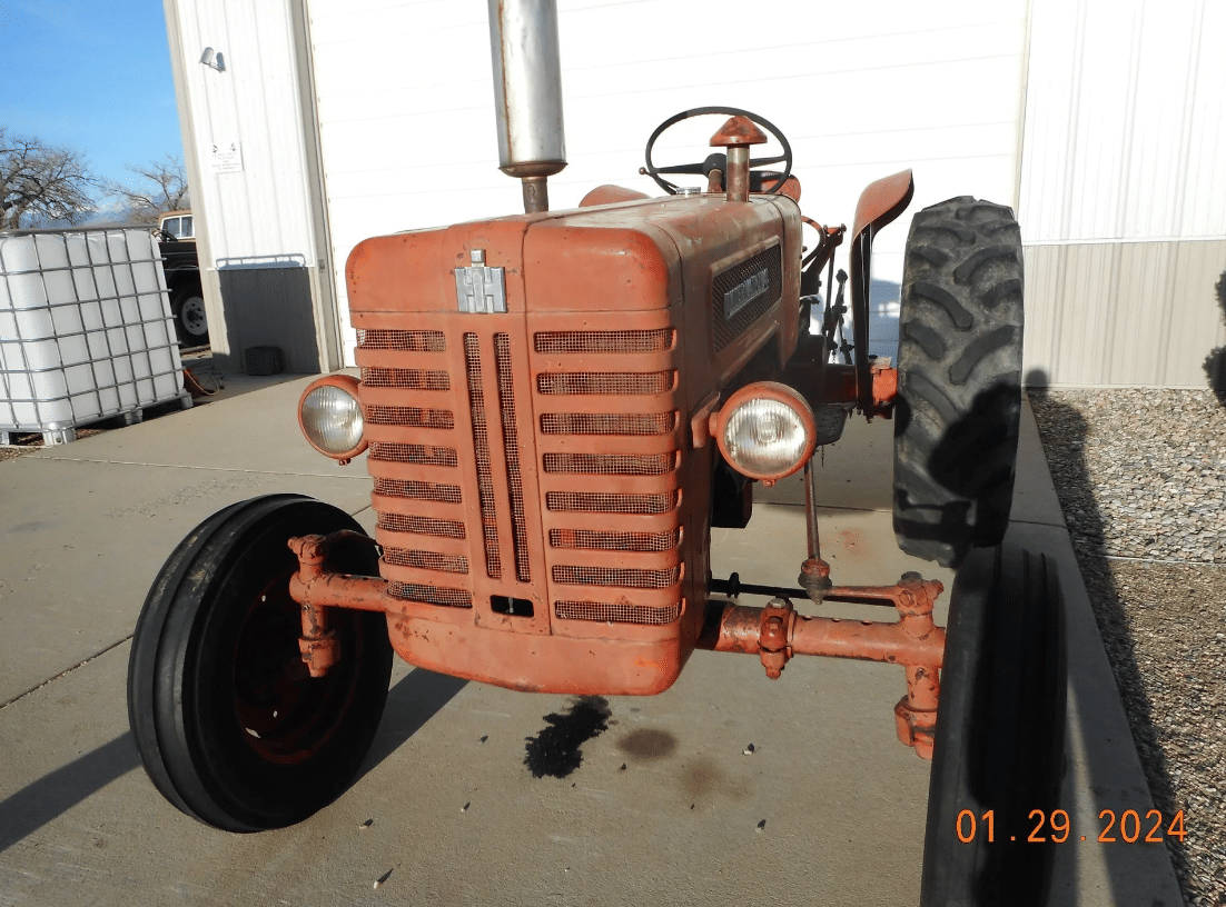 Main image International Harvester B275