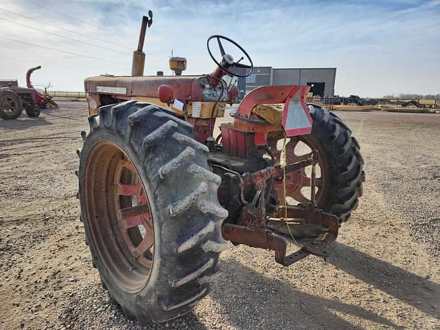 Image of International Harvester 560 equipment image 3