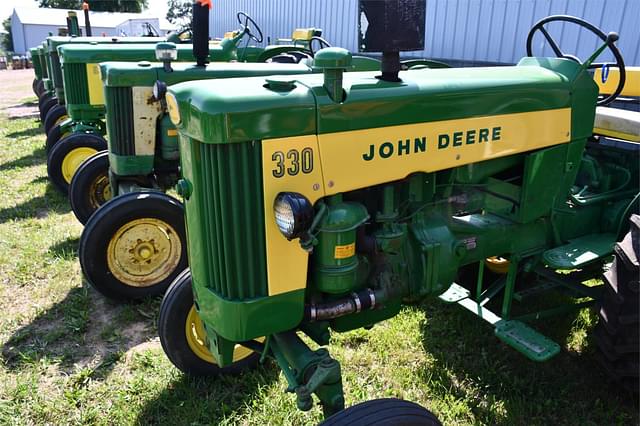 Image of John Deere 330 equipment image 3