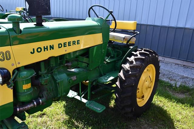 Image of John Deere 330 equipment image 4