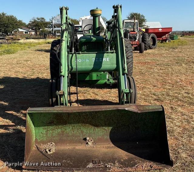 Image of John Deere 4010 equipment image 1
