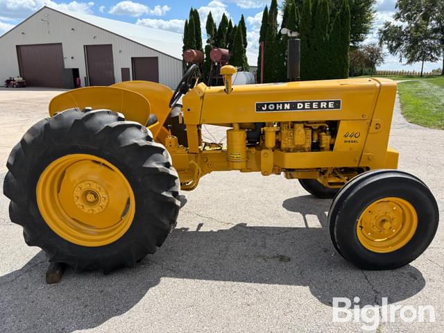 Image of John Deere 440 equipment image 3