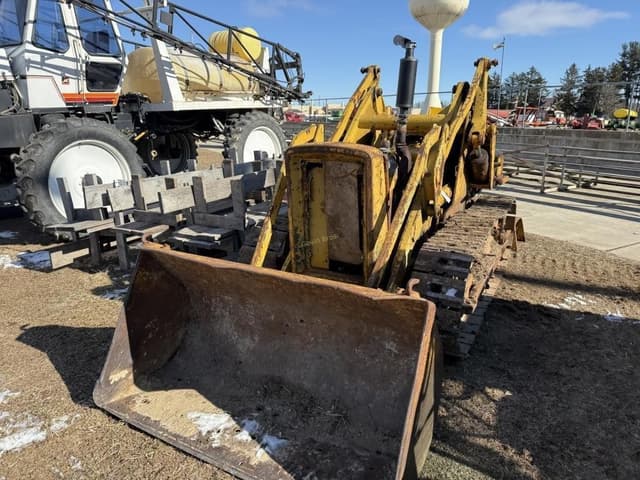 Image of John Deere 440 equipment image 1