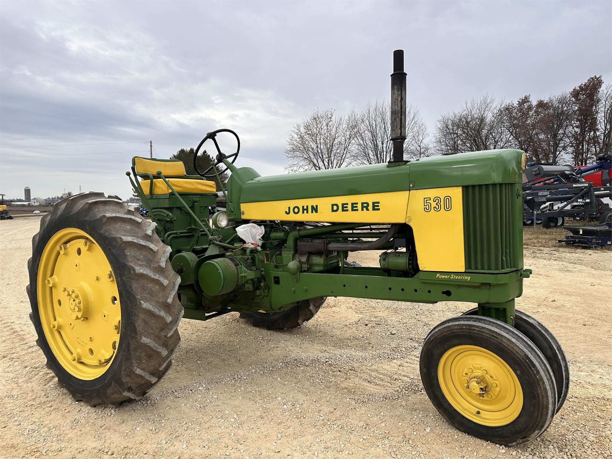 Main image John Deere 530