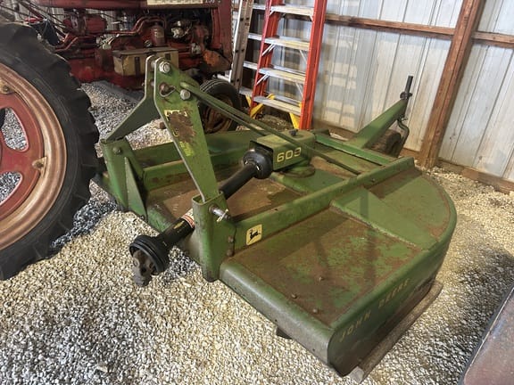 1960 John Deere 609 Equipment Image0