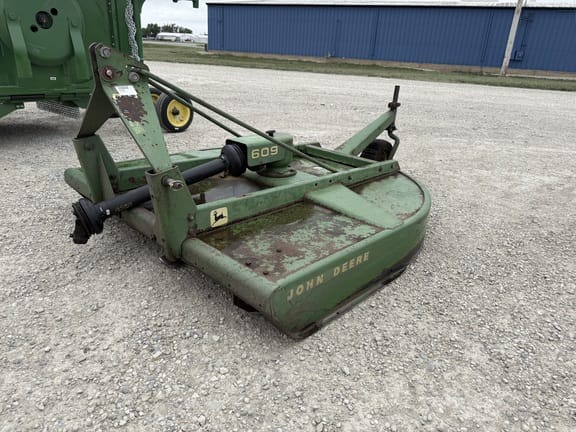 1960 John Deere 609 Equipment Image0