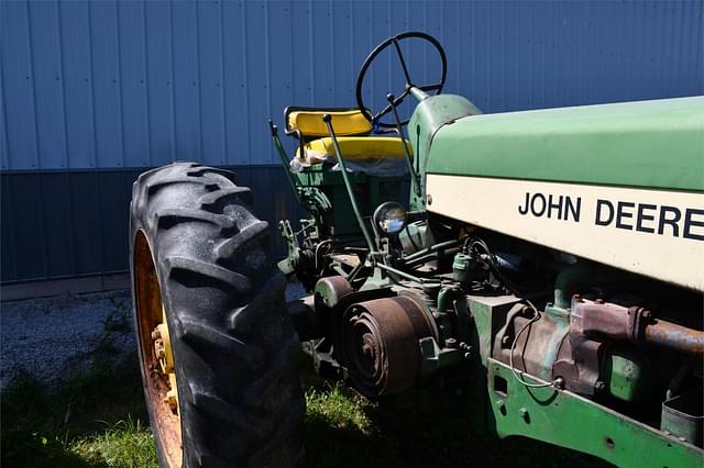 Image of John Deere 630 equipment image 4