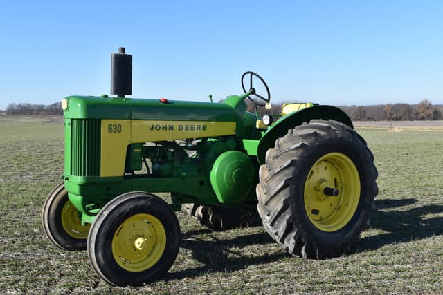Image of John Deere 630 equipment image 1