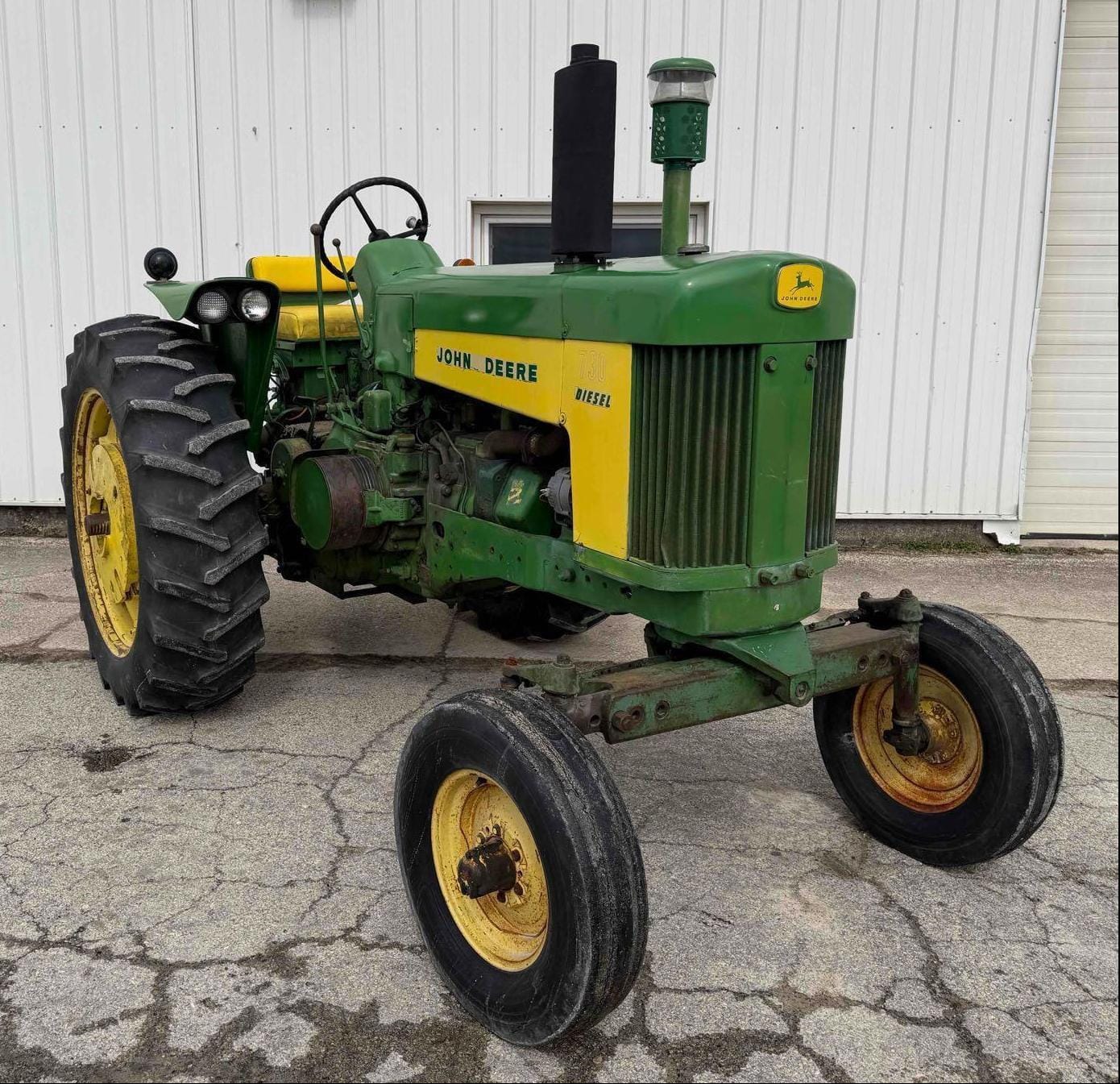 1960 John Deere 730 Equipment Image0