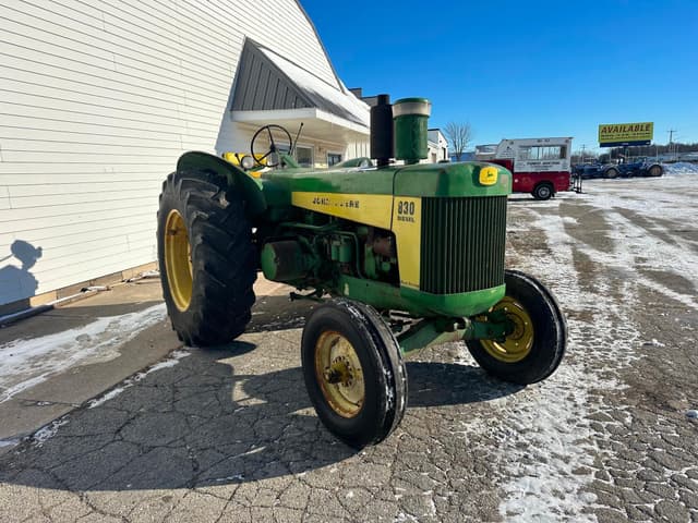 Image of John Deere 830 equipment image 2