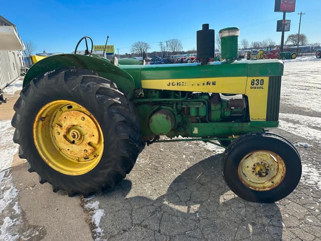 Image of John Deere 830 equipment image 3