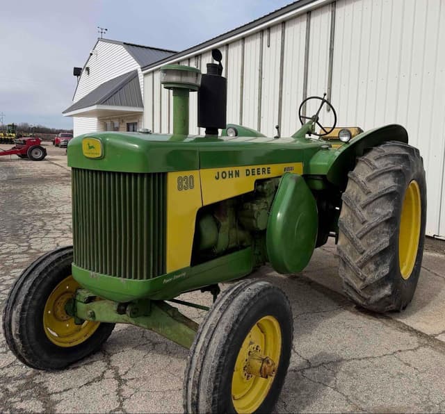 Image of John Deere 830 equipment image 1