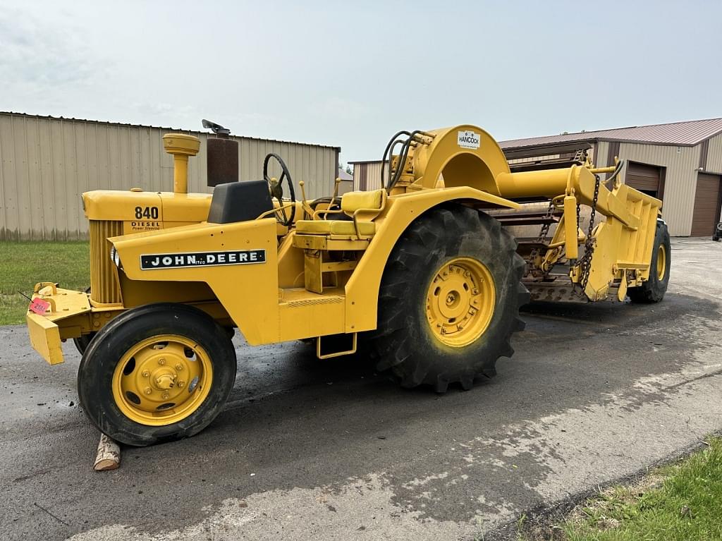 Image of John Deere 840 Primary image