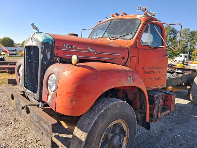Image of Mack B462S equipment image 3