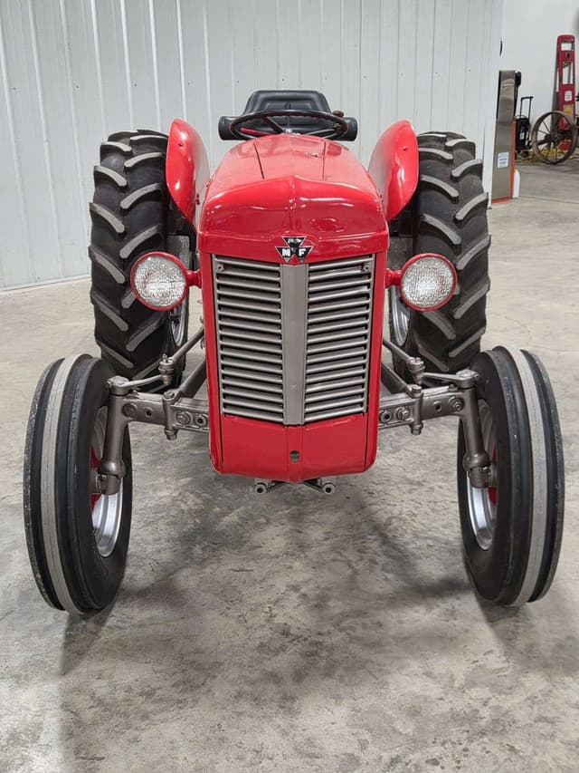 Image of Massey Ferguson 35 Deluxe equipment image 2