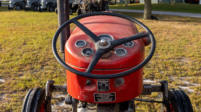 Image of Massey Ferguson 65 equipment image 4