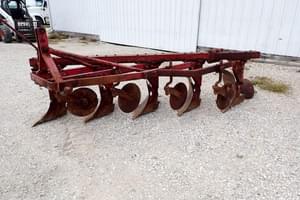 1960 Massey Ferguson 82 Image