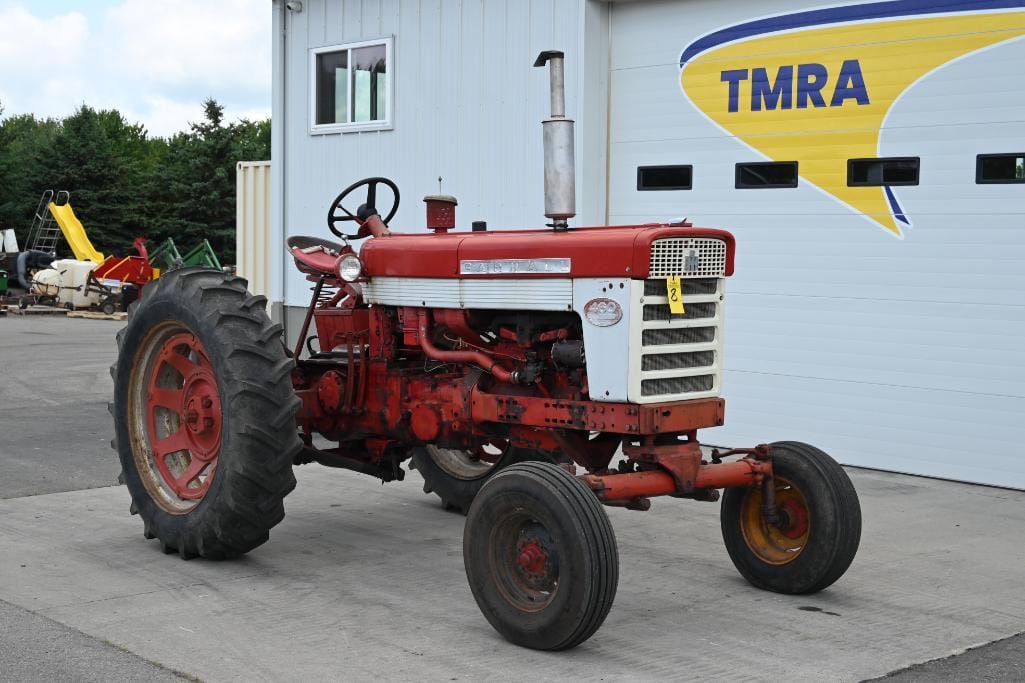 Main image Farmall 460