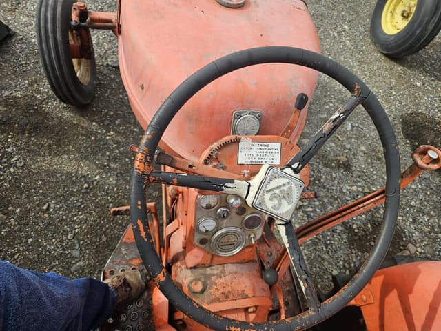 Image of Allis Chalmers D15 equipment image 2