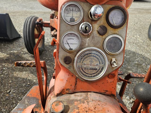 Image of Allis Chalmers D15 equipment image 4