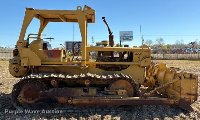 Image of Caterpillar D6B equipment image 3