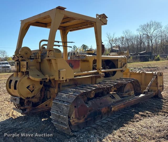 Image of Caterpillar D6B equipment image 4