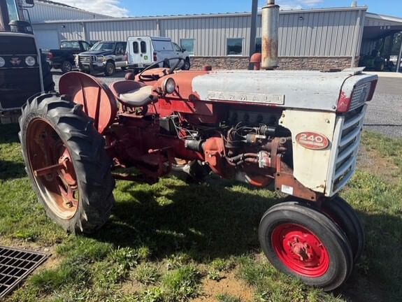 1961 Farmall 240 Equipment Image0