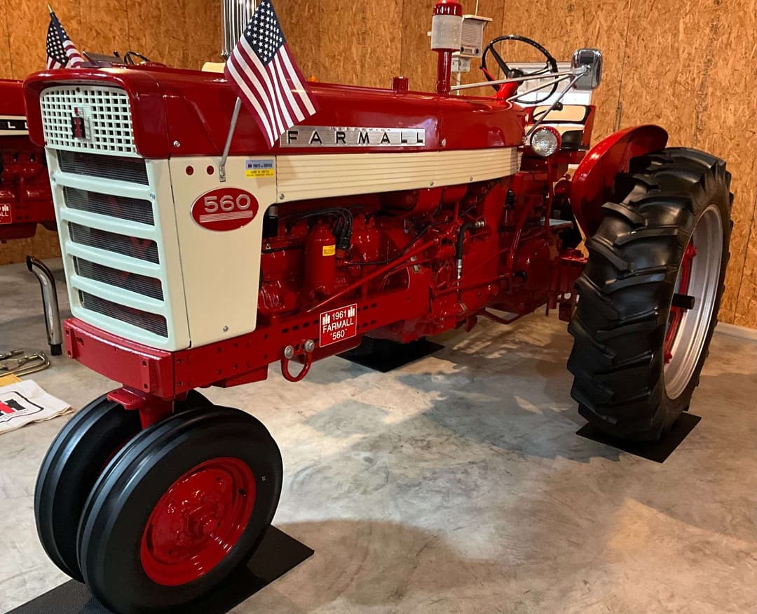 Image of Farmall 560  Primary image