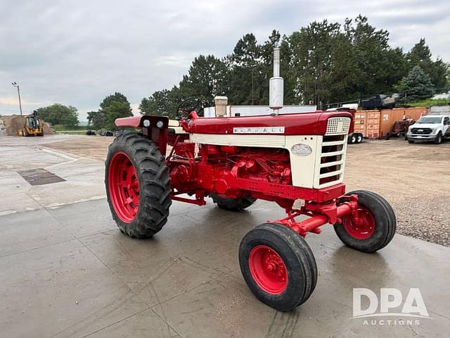 Image of Farmall 560  equipment image 4