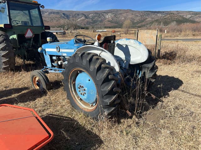Image of Ford 2000 equipment image 4